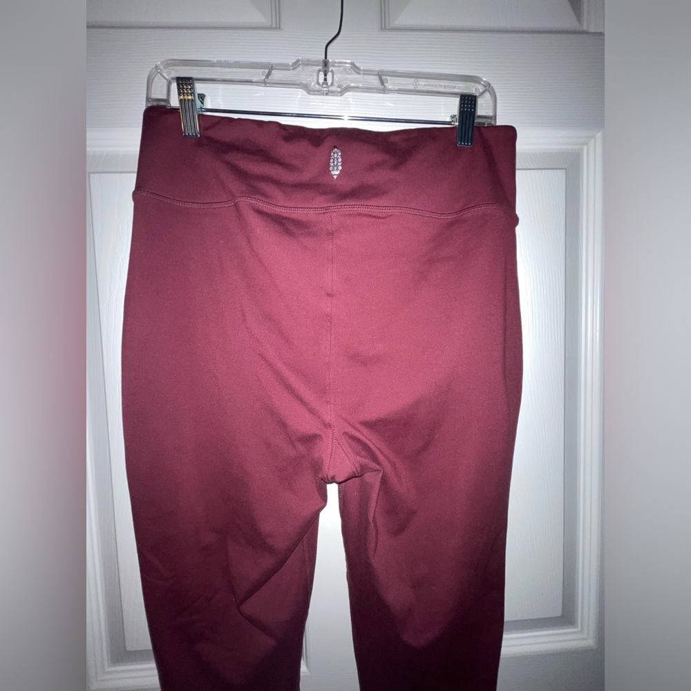 FREE PEOPLE MOVEMENT SYNERGY YOGA LEGGING